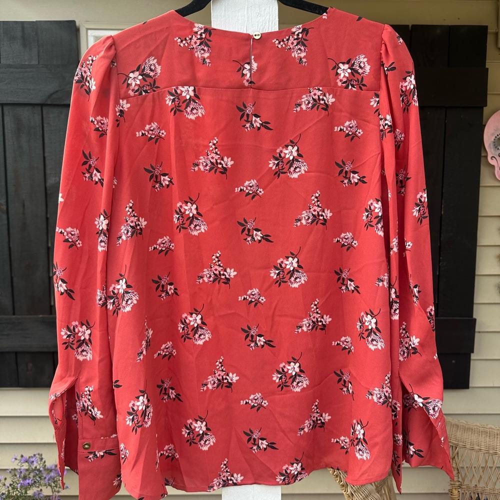 LOFT Pink Floral Blouse - Picture 3 of 6